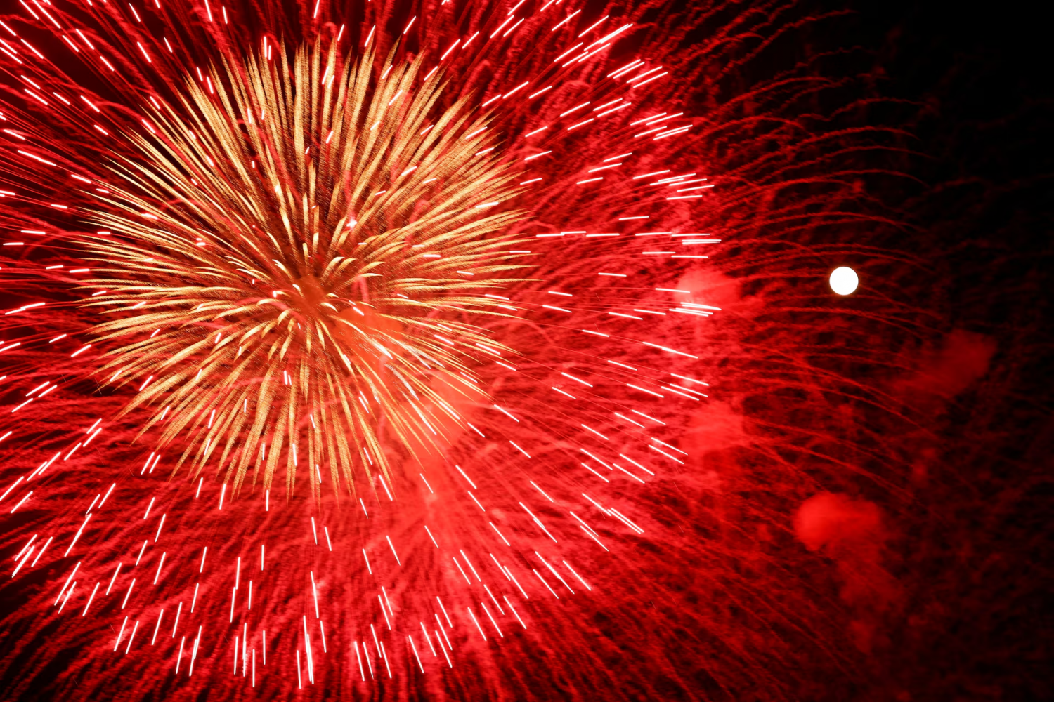 Vẻ đẹp huyền ảo của siêu trăng ‘cá tầm’  trên toàn thế giới Vẻ đẹp huyền ảo của siêu trăng ‘cá tầm’  trên toàn thế giới