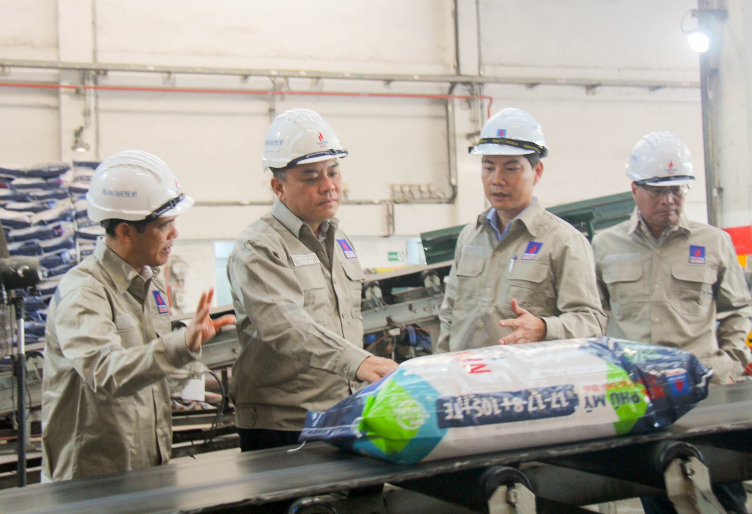 Nhà máy Đạm Phú Mỹ: Viên gạch đầu tiên của công nghiệp hóa dầu Việt Nam