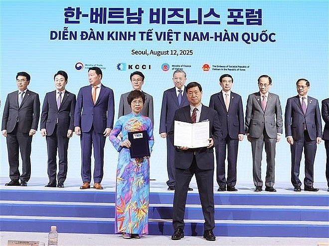 Vietnamese, Korean leaders witness exchange of major cooperation documents Vietnamese, Korean leaders witness exchange of major cooperation documents