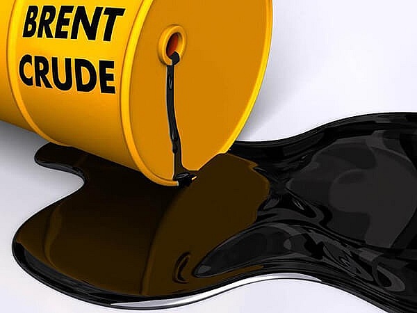 EIA dự báo giá dầu Brent sẽ giảm xuống mức nào?