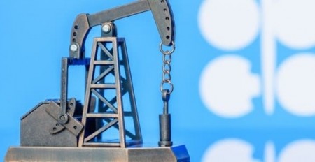 OPEC+ thống nhất tạm dừng tăng sản lượng trong quý I năm 2026
