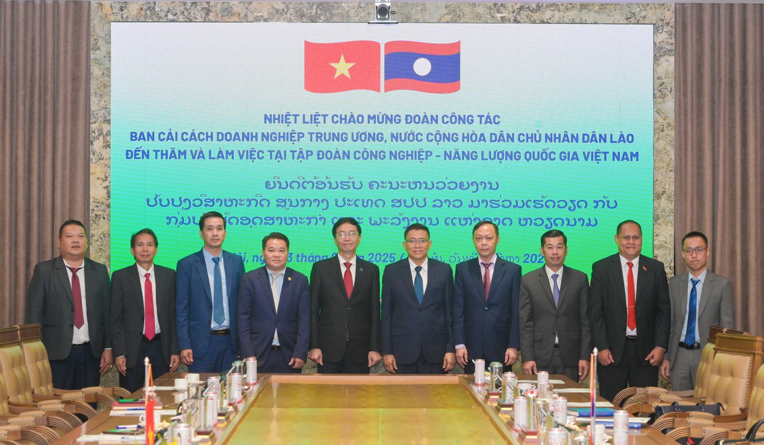 Petrovietnam đón Đoàn công tác Ban cải cách Doanh nghiệp Trung ương Lào đến thăm và làm việc