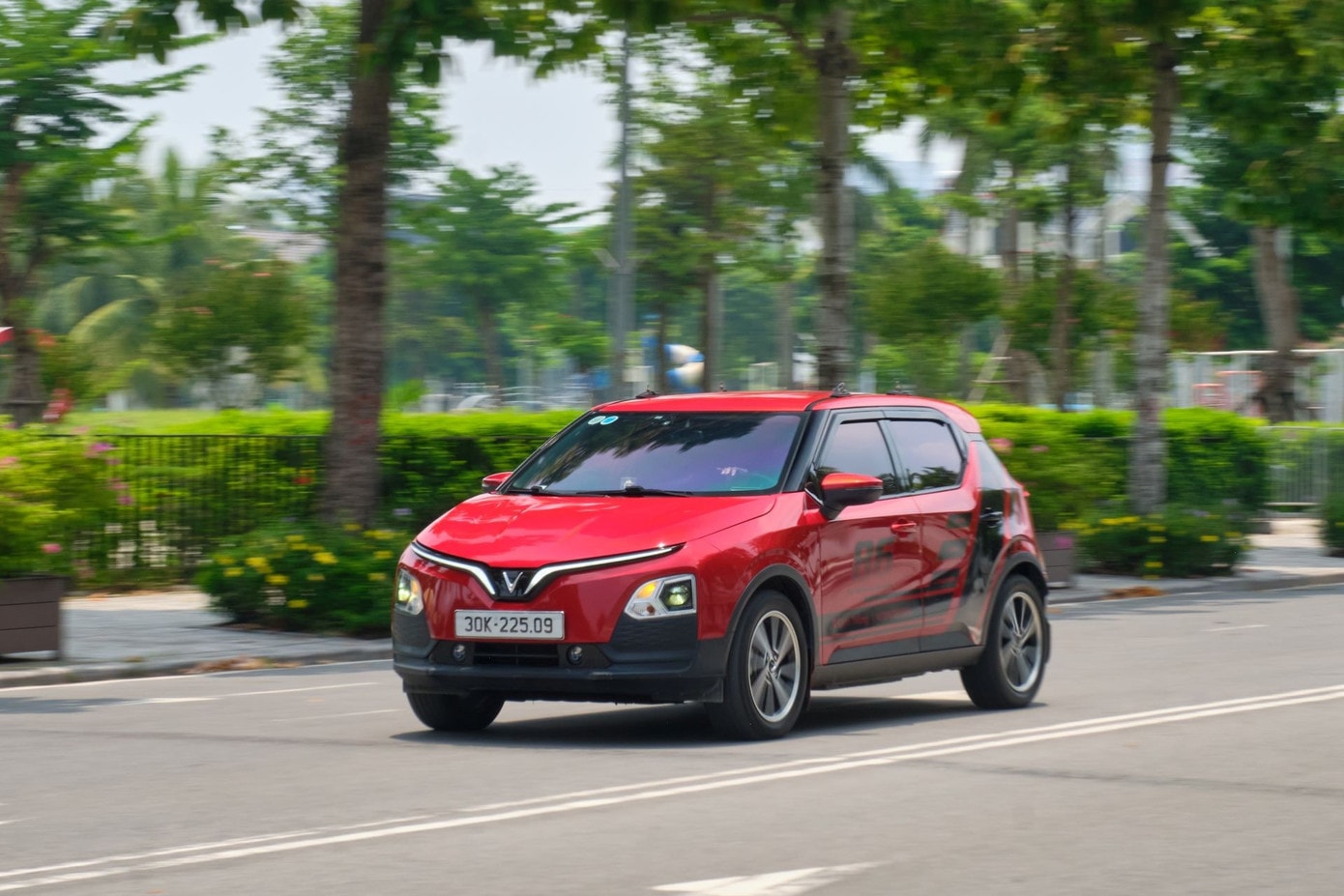 Anh Thắng cho rằng VF 5 là chiếc xe đi phố êm ái, nhỏ gọn, linh hoạt. 5.jpg