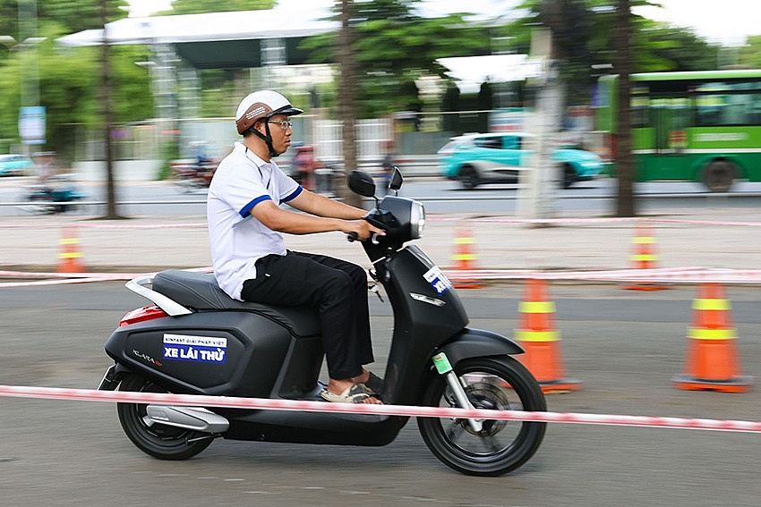 Chuỗi sự kiện “Đổi xăng lấy điện” tiếp tục mang cơ hội “chuyển đổi xanh trong ngày” tới khách hàng Việt Chuỗi sự kiện “Đổi xăng lấy điện” tiếp tục mang cơ hội “chuyển đổi xanh trong ngày” tới khách hàng Việt