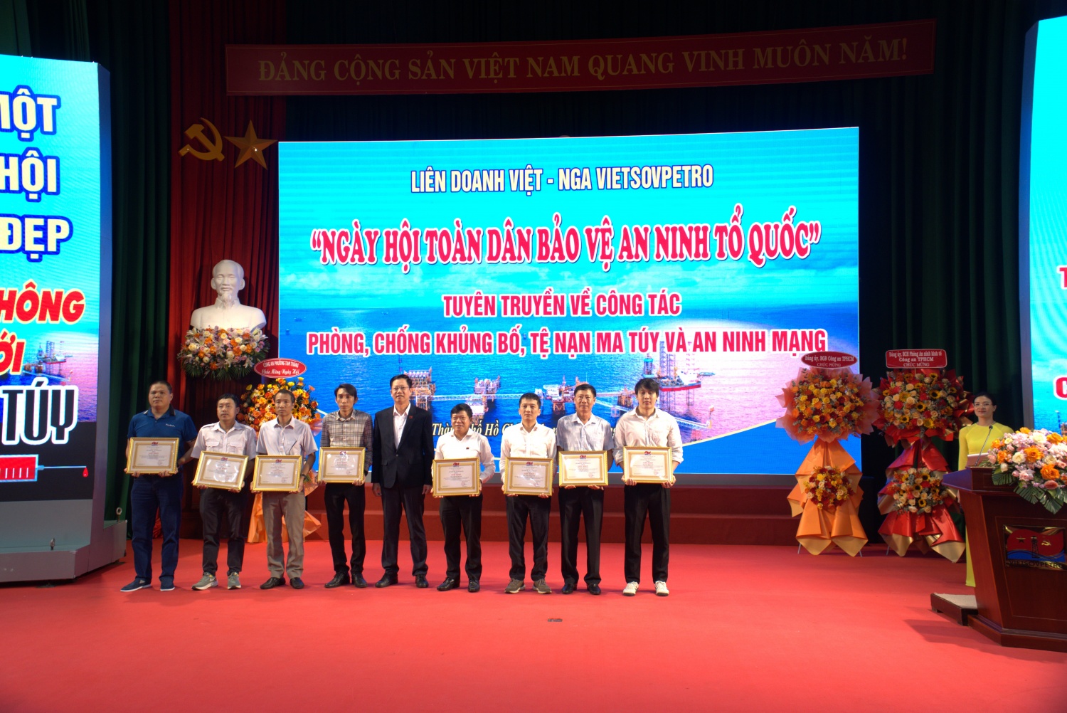 “Ngày hội toàn dân bảo vệ an ninh Tổ quốc” tại Vietsovpetro