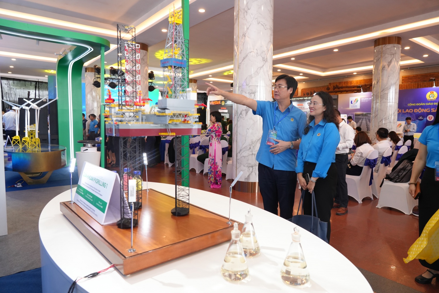 Petrovietnam tham gia Triển lãm “Hành trình sáng tạo - Khát vọng vươn mình” Petrovietnam tham gia Triển lãm “Hành trình sáng tạo - Khát vọng vươn mình”