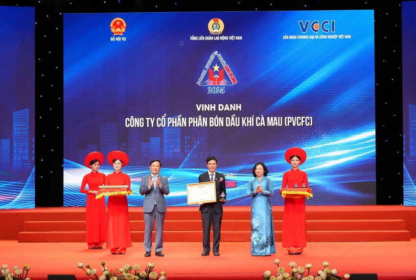 3 đơn vị Petrovietnam được vinh danh “Doanh nghiệp tiêu biểu vì người lao động” năm 2025 3 đơn vị Petrovietnam được vinh danh “Doanh nghiệp tiêu biểu vì người lao động” năm 2025