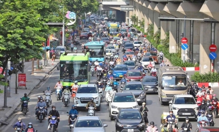 Hà Nội tổng rà soát phương tiện cá nhân, chuẩn bị lộ trình “xanh hóa” giao thông