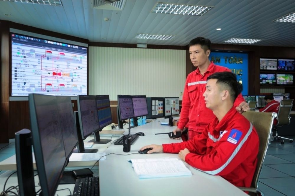 Bước vào giai đoạn 2025-2030, PV Power đặt mục tiêu tăng trưởng hai con số về công suất đặt, sản lượng điện, doanh thu, đồng thời giữ vững vai trò trụ cột trong đảm bảo an ninh năng lượng quốc gia, gắn với chiến lược phát triển của Petrovietnam Bước vào giai đoạn 2025-2030, PV Power đặt mục tiêu tăng trưởng hai con số về công suất đặt, sản lượng điện, doanh thu, đồng thời giữ vững vai trò trụ cột trong đảm bảo an ninh năng lượng quốc gia, gắn với chiến lược phát triển của Petrovietnam