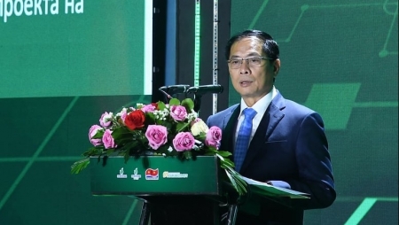 Vietsovpetro welcomes first oil flow from Kinh Ngu Trang field - Kinh Ngu Trang Nam
