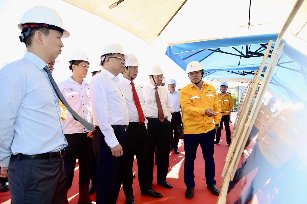 Đường ống dẫn khí Lô B – Ô Môn bám đường găng tiến độ, đồng bộ chuỗi dự án khí – điện Đường ống dẫn khí Lô B - Ô Môn bám đường găng tiến độ, đồng bộ chuỗi dự án khí - điện