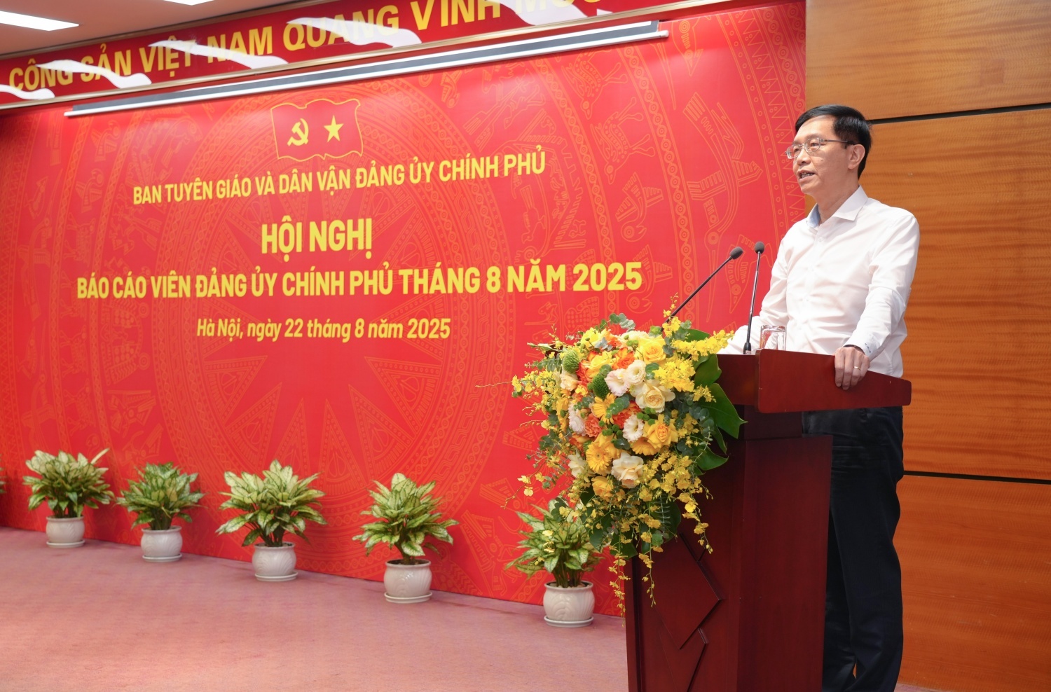 Ban Tuyên giáo và Dân vận Đảng ủy Chính Phủ tổ chức Hội nghị báo cáo viên của Đảng ủy Chính phủ tháng 8/2025