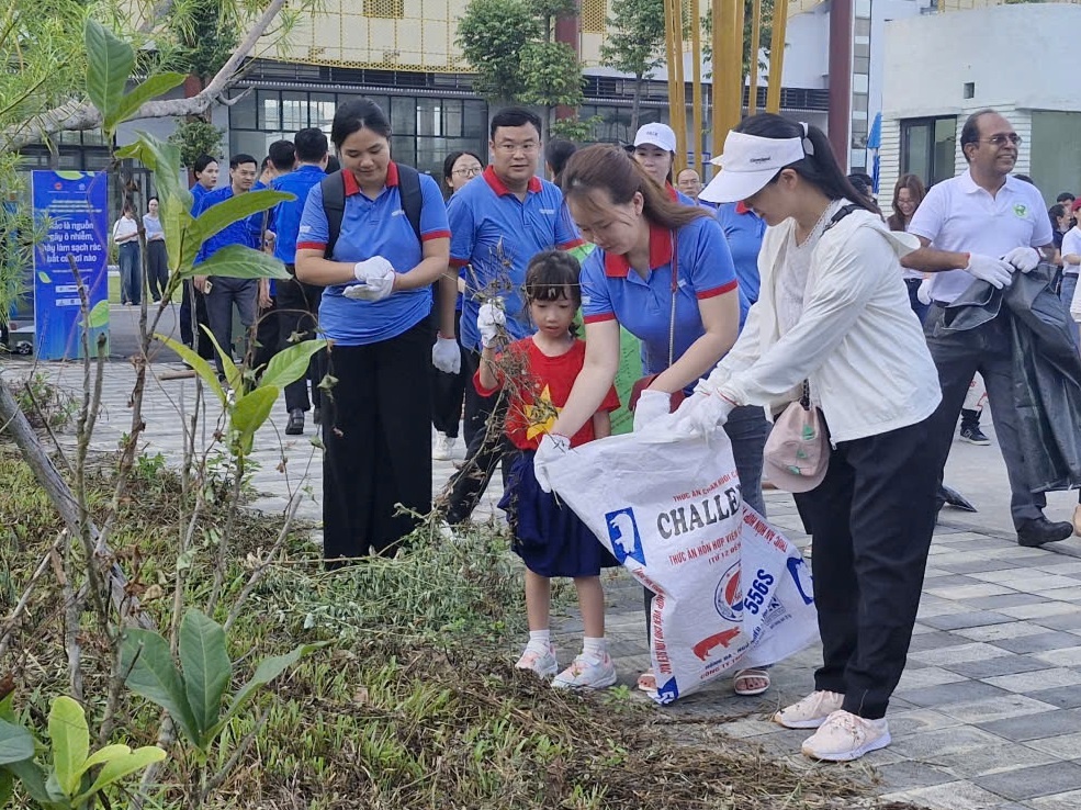 Phát động phong trào “Toàn dân tham gia bảo vệ môi trường vì một Việt Nam sáng - xanh - sạch - đẹp”
