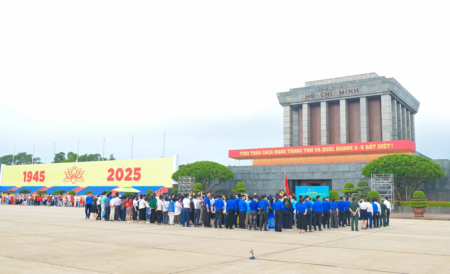 Petrovietnam tổ chức Lễ báo công dâng Bác, tuyên dương các học sinh đạt thành tích cao Petrovietnam tổ chức Lễ báo công dâng Bác, tuyên dương các học sinh đạt thành tích cao