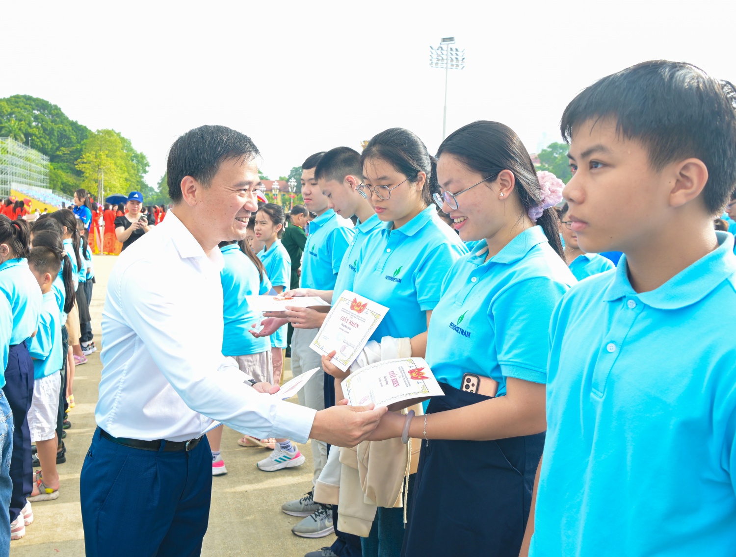 Vũ Anh Tuấn – Phó Chủ tịch Công đoàn Tập đoàn. Vũ Anh Tuấn – Phó Chủ tịch Công đoàn Tập đoàn.