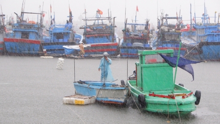Thủ tướng yêu cầu tập trung cao độ ứng phó bão số 5