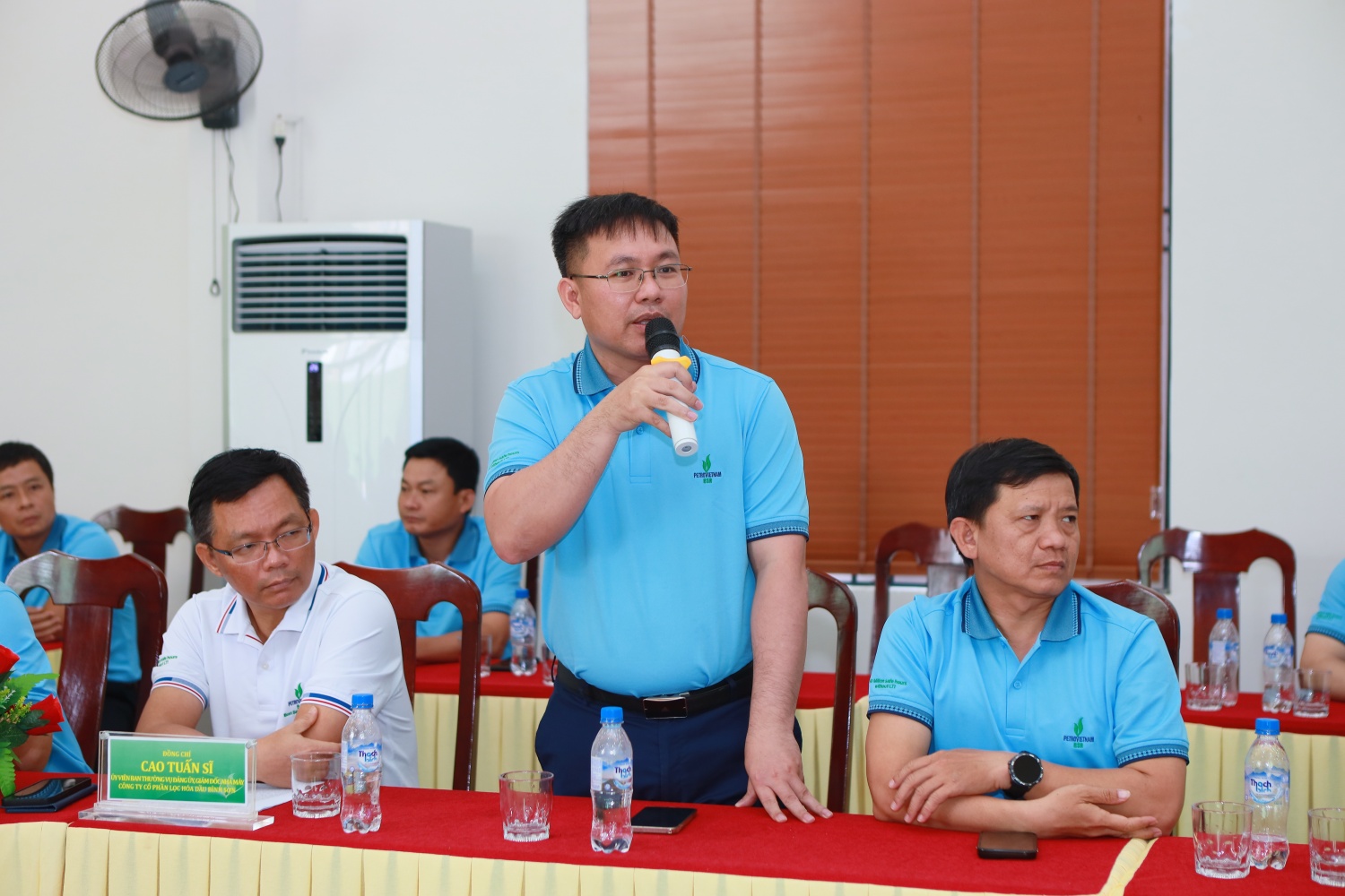 Đưa sinh hoạt chuyên đề gắn với thực tiễn, lan toả giá trị đạo đức cách mạng và phát huy giá trị nghĩa tình, trách nhiệm xã hội của “người thợ lọc dầu”