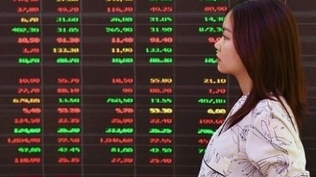 Nhận định thị trường chứng khoán ngày 25/8: VN-Index đối diện áp lực điều chỉnh
