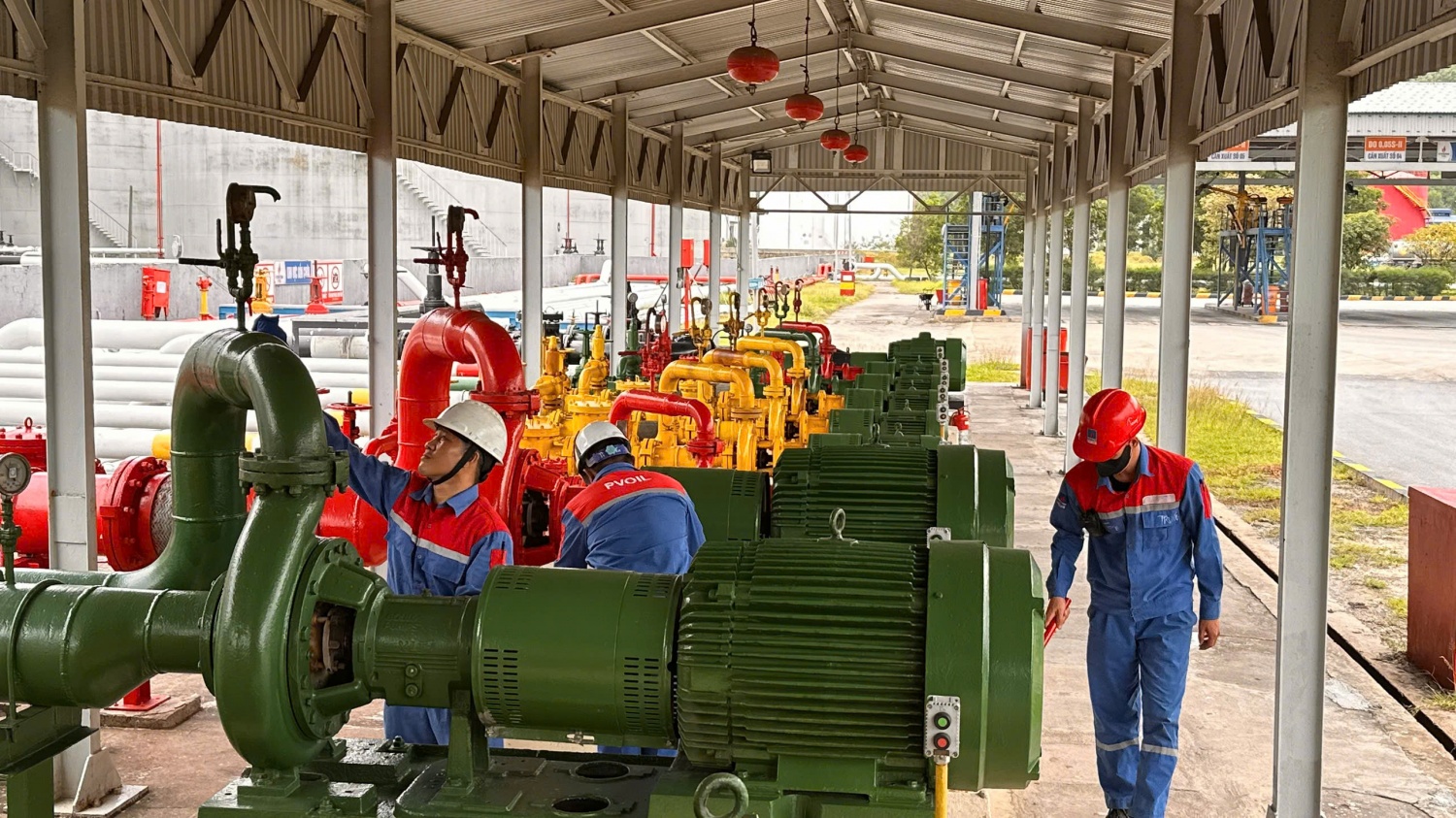 “Ngày thứ Bảy xanh” tại Kho xăng dầu của PVOIL Vũng Áng “Ngày thứ Bảy xanh” tại Kho xăng dầu của PVOIL Vũng Áng