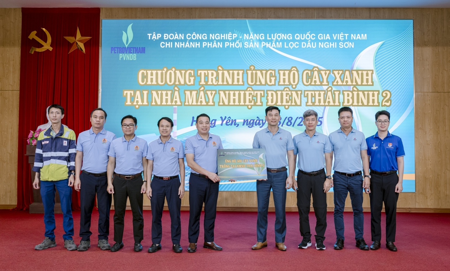 PVNDB trao tặng 500 cây xanh cho Nhà máy Nhiệt điện Thái Bình 2