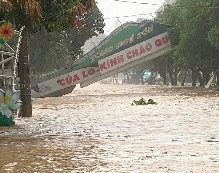 Bão số 5 suy yếu thành áp thấp nhiệt đới, Bắc Bộ tiếp tục mưa to