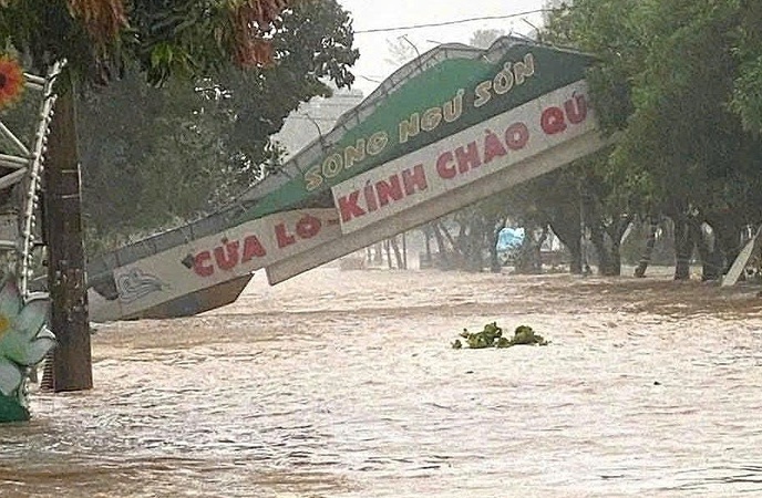 Bão số 5 suy yếu thành áp thấp nhiệt đới, Bắc Bộ tiếp tục mưa to