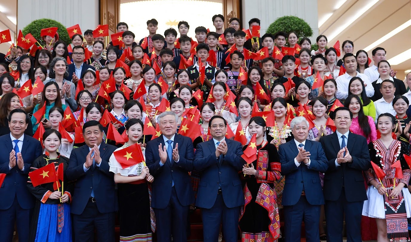 Petrovietnam nhận Bằng khen của Thủ tướng trong phong trào thi đua xóa nhà tạm, nhà dột nát Petrovietnam nhận Bằng khen của Thủ tướng trong phong trào thi đua xóa nhà tạm, nhà dột nát