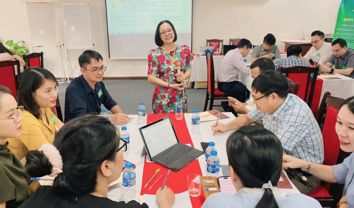 Vietsovpetro tổ chức khóa đào tạo “Chiến lược phát triển nguồn nhân lực thích ứng với chuyển dịch năng lượng”