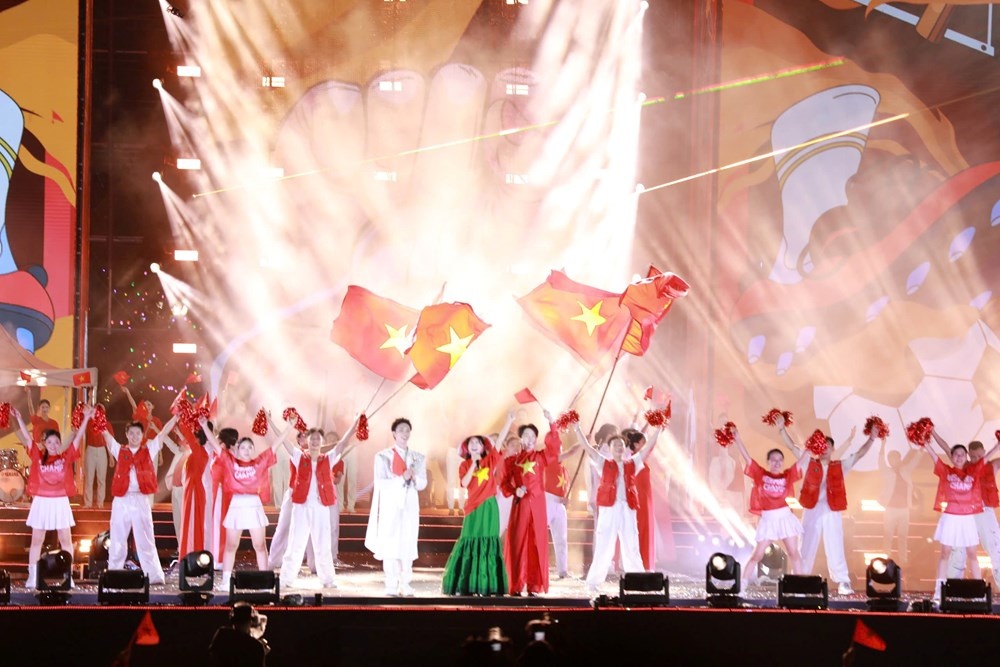 Concert “Việt Nam trong tôi” quyên góp 4,2 tỷ đồng ủng hộ đồng bào miền Trung