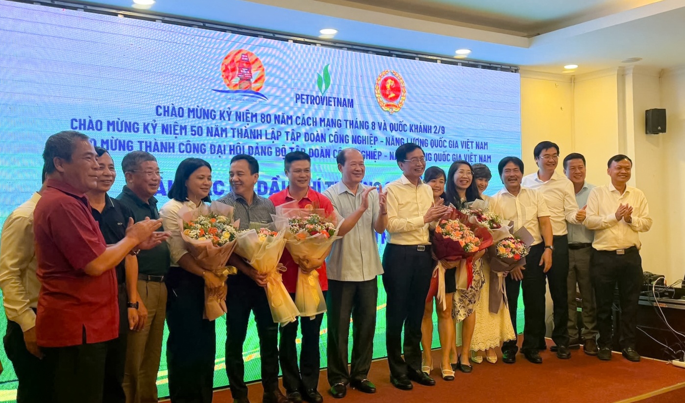 Lan tỏa nghĩa tình Petrovietnam đến biển đảo quê hương