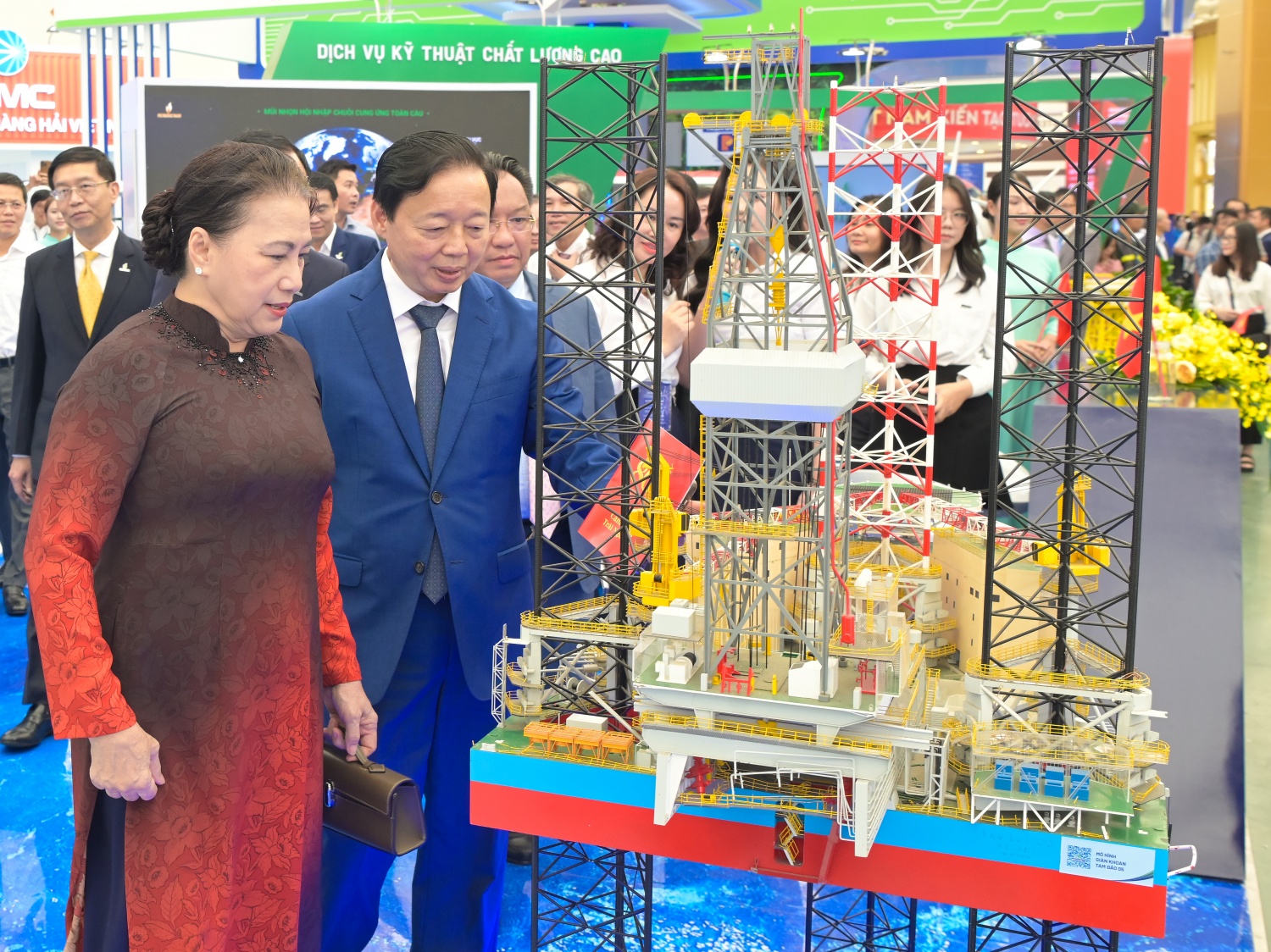Chùm ảnh: Gian trưng bày ấn tượng của Petrovietnam tại Triển lãm thành tựu đất nước 2025