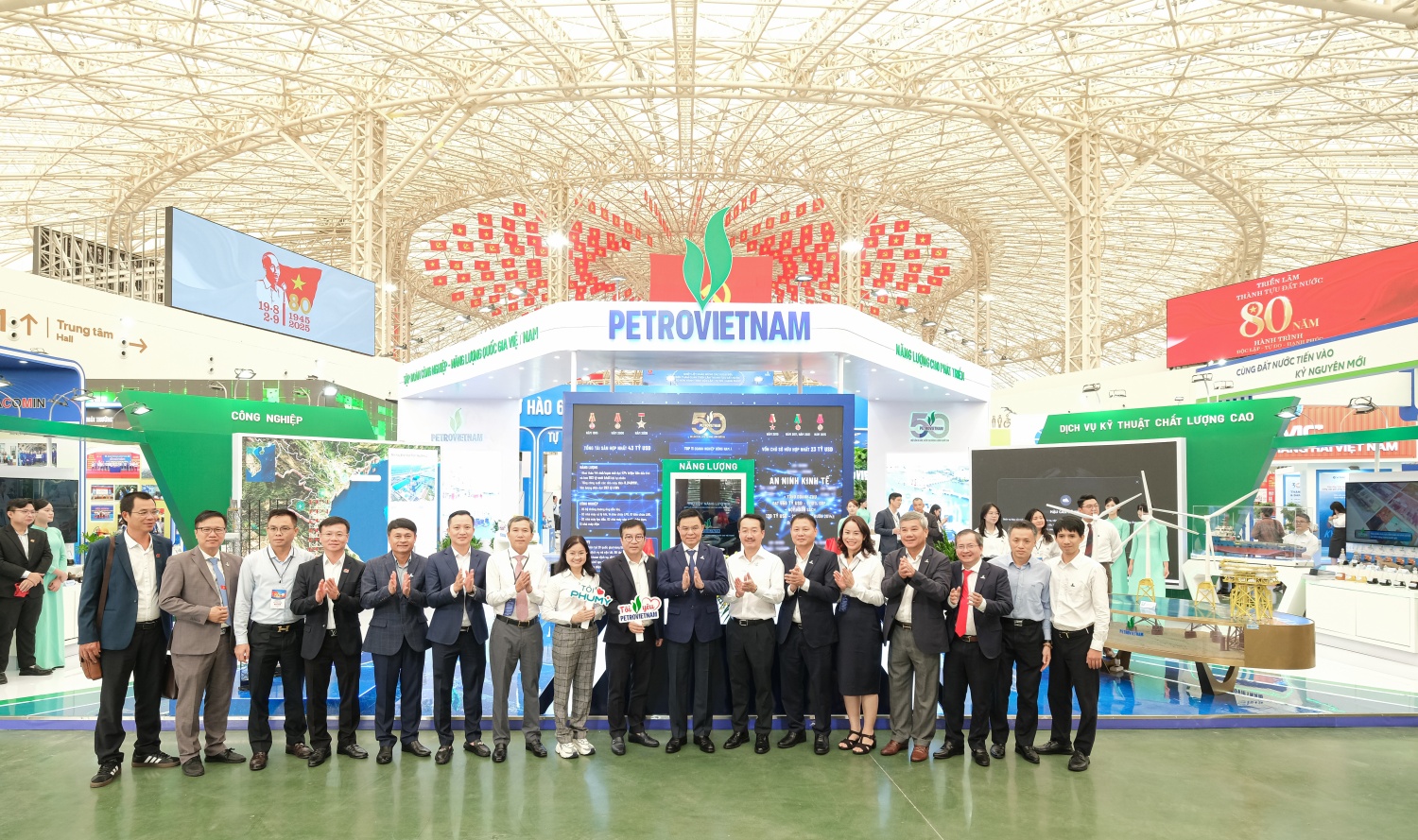 Chùm ảnh: Gian trưng bày ấn tượng của Petrovietnam tại Triển lãm thành tựu đất nước 2025