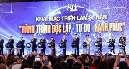 Khai mạc Triển lãm thành tựu đất nước 80 năm