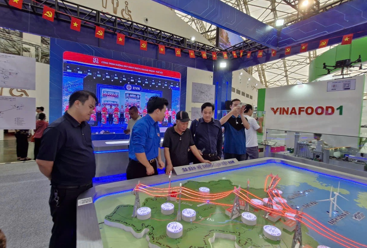 EVN tại Triển lãm thành tựu đất nước: Hơn 70 năm “thắp sáng niềm tin”