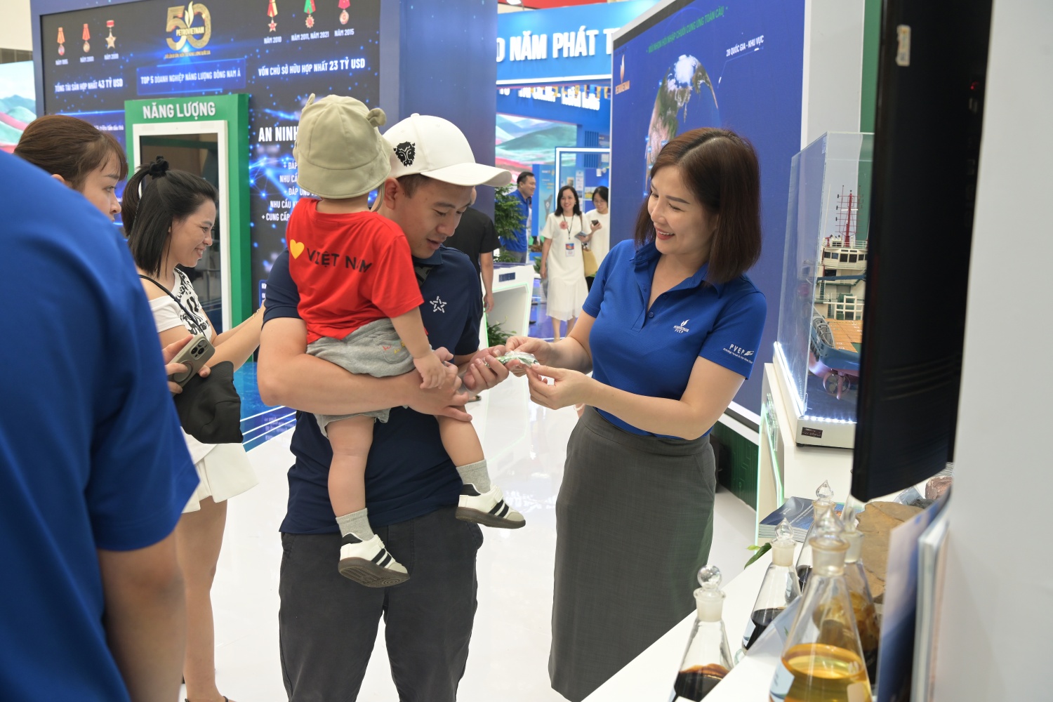 PVEP tại Triển lãm thành tựu đất nước: Dấu ấn kiên định trên hành trình đi tìm lửa PVEP tại Triển lãm thành tựu đất nước: Dấu ấn kiên định trên hành trình đi tìm lửa