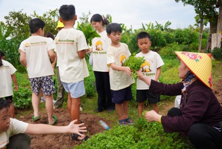 Nông dân kết hợp canh tác với du lịch: Tạo đòn bẩy nâng giá trị nông nghiệp