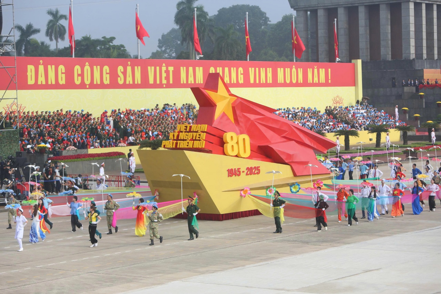 Lễ diễu binh, diễu hành kỷ niệm 80 năm Quốc khánh 2/9: Hùng tráng và tự hào