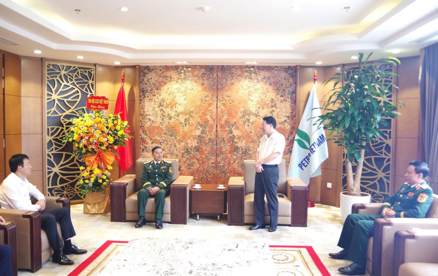 Đoàn công tác Trung ương Hội CCB Việt Nam chúc mừng Petrovietnam nhân kỷ niệm 50 năm thành lập Tập đoàn