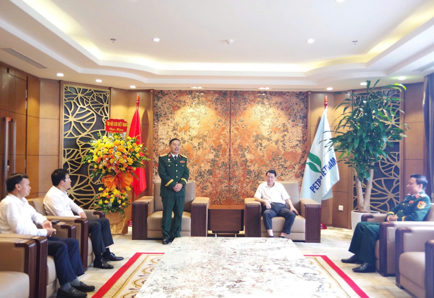 Đoàn công tác Trung ương Hội CCB Việt Nam chúc mừng Petrovietnam nhân kỷ niệm 50 năm thành lập Tập đoàn