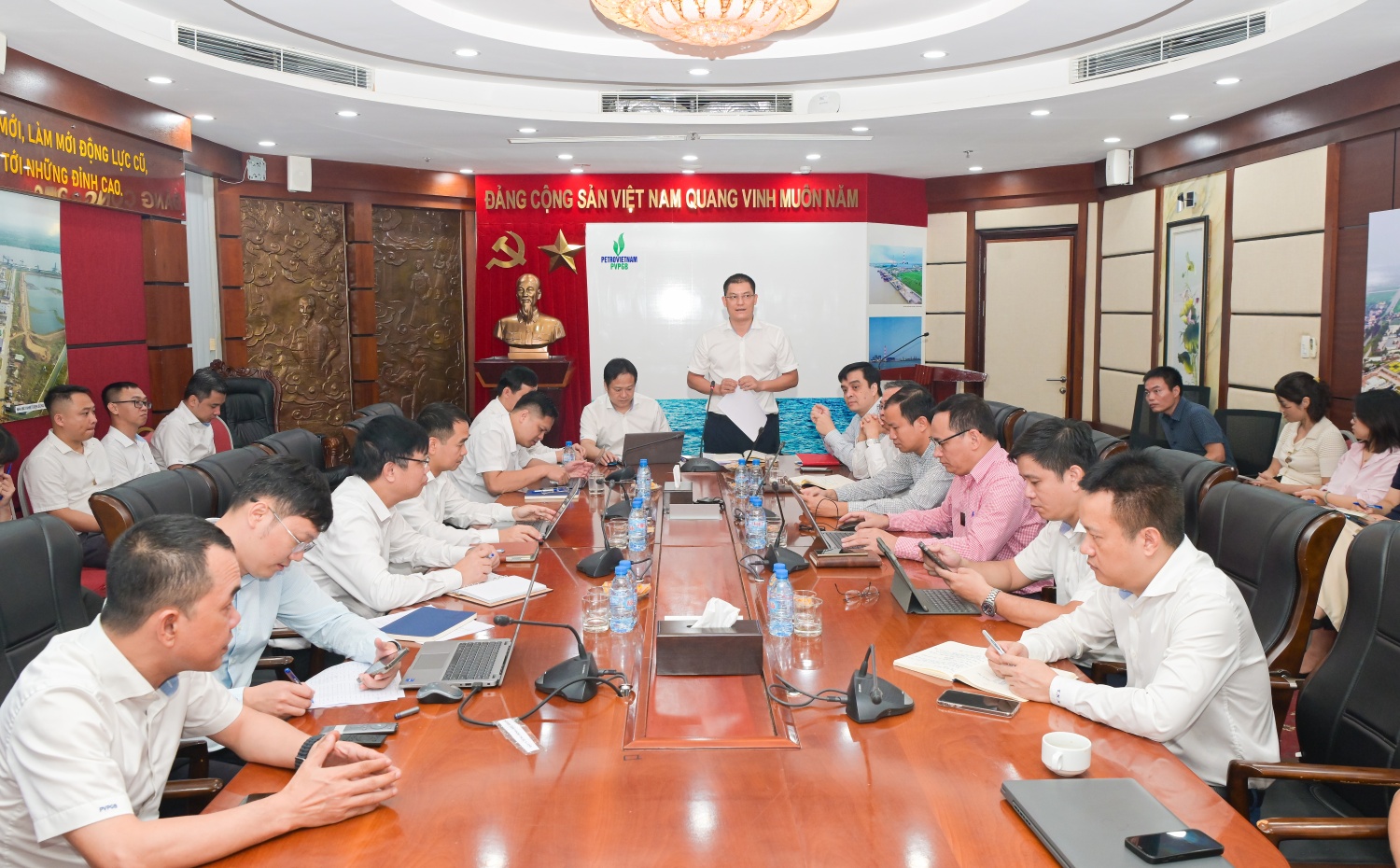 Chi bộ Cơ quan PVPGB tổ chức sinh hoạt chính trị chuyên đề, đẩy mạnh xây dựng văn hóa doanh nghiệp