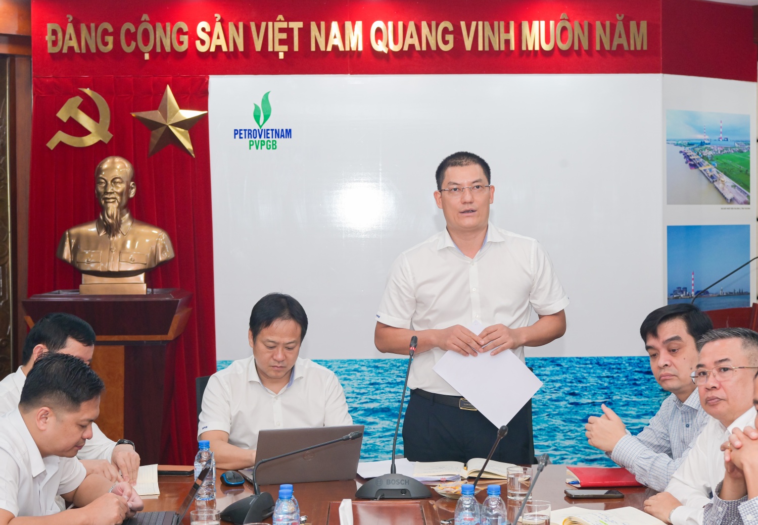 Chi bộ Cơ quan PVPGB tổ chức sinh hoạt chính trị chuyên đề, đẩy mạnh xây dựng văn hóa doanh nghiệp