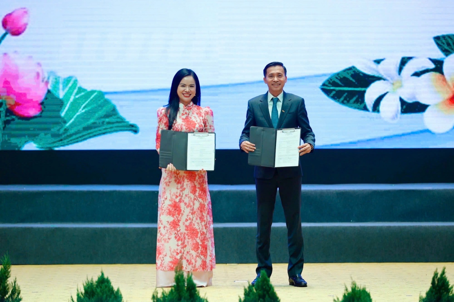 T&T Group hoàn thành đường dây truyền tải điện gió Savan 1 về Việt Nam trước thềm Đại lễ A80