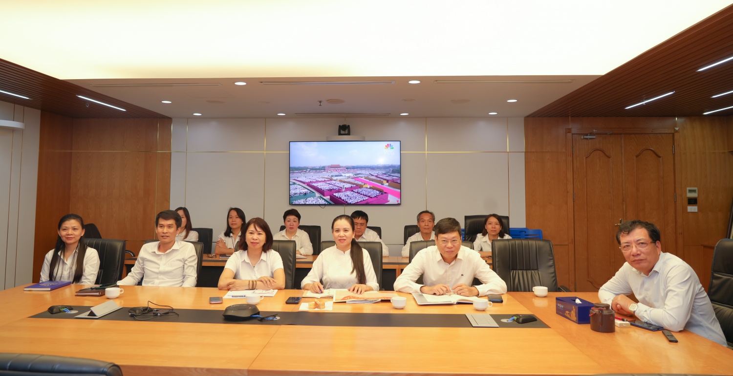 Đồng chí Lê Như Linh, Phó Bí thư Đảng ủy, Tổng Giám đốc PV Power sinh hoạt cùng Chi bộ Ban Tổ chức Nhân sự Tổng công ty Đồng chí Lê Như Linh, Phó Bí thư Đảng ủy, Tổng Giám đốc PV Power sinh hoạt cùng Chi bộ Ban Tổ chức Nhân sự Tổng công ty