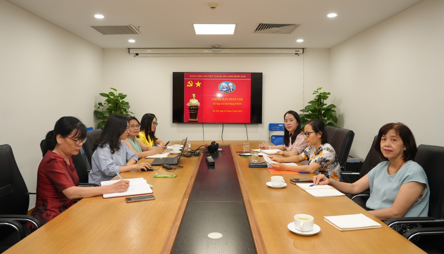 Chi bộ Ban Pháp chế Tổng Công ty Chi bộ Ban Pháp chế Tổng Công ty