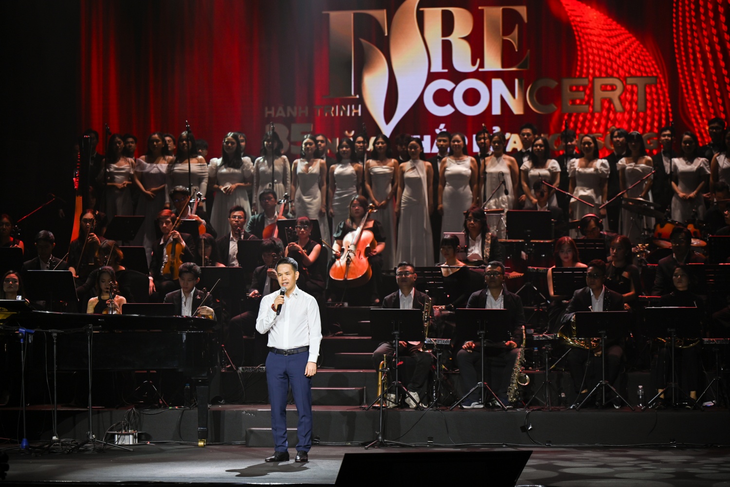 Tổng Giám đốc Phạm Văn Phong chia sẻ niềm tự hào, tinh thần đoàn kết và khát vọng vươn xa được nuôi dưỡng bằng nghệ thuật và cảm xúc của người PV GAS Tổng Giám đốc Phạm Văn Phong chia sẻ niềm tự hào, tinh thần đoàn kết và khát vọng vươn xa được nuôi dưỡng bằng nghệ thuật và cảm xúc của người PV GAS