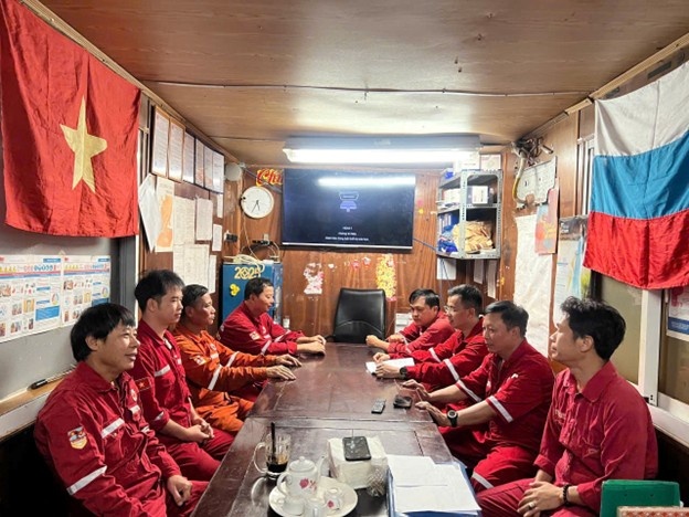 Đảng bộ Vietsovpetro triển khai thực hiện Chỉ thị 50 về nâng cao chất lượng sinh hoạt chi bộ Đảng bộ Vietsovpetro triển khai thực hiện Chỉ thị 50 về nâng cao chất lượng sinh hoạt chi bộ