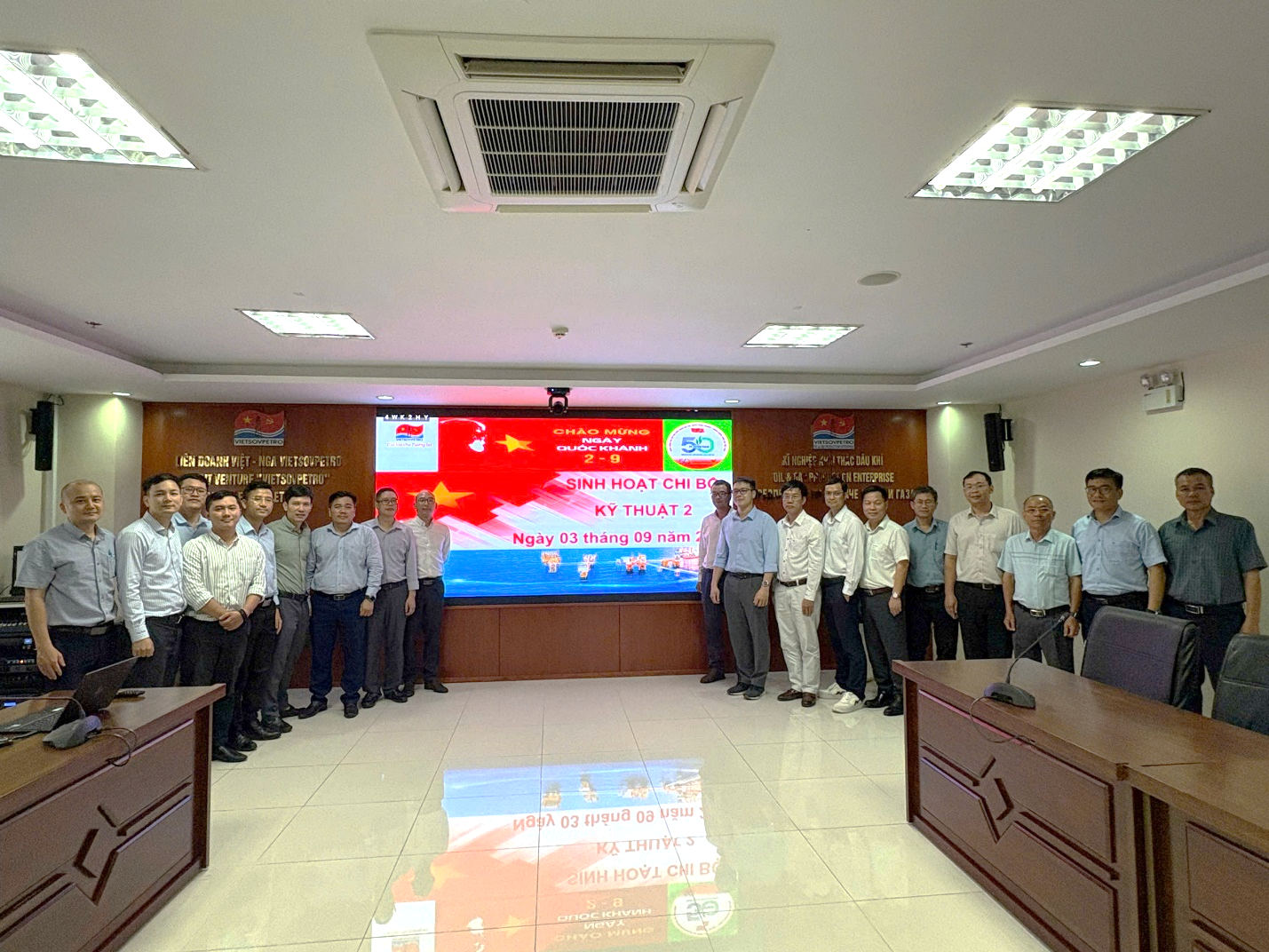 Đảng bộ Vietsovpetro triển khai thực hiện Chỉ thị 50 về nâng cao chất lượng sinh hoạt chi bộ Đảng bộ Vietsovpetro triển khai thực hiện Chỉ thị 50 về nâng cao chất lượng sinh hoạt chi bộ