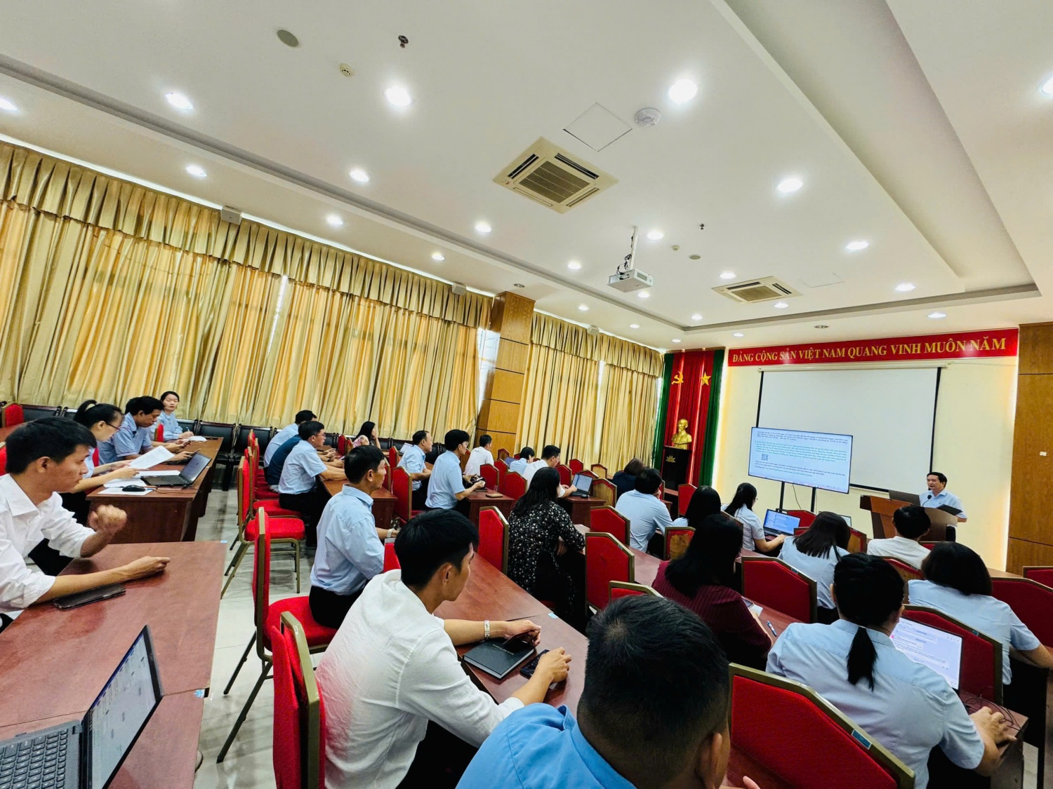 Đảng bộ Nghiên cứu Khoa học và Đào tạo đổi mới và nâng cao chất lượng sinh hoạt chi bộ Đảng bộ Nghiên cứu Khoa học và Đào tạo đổi mới và nâng cao chất lượng sinh hoạt chi bộ