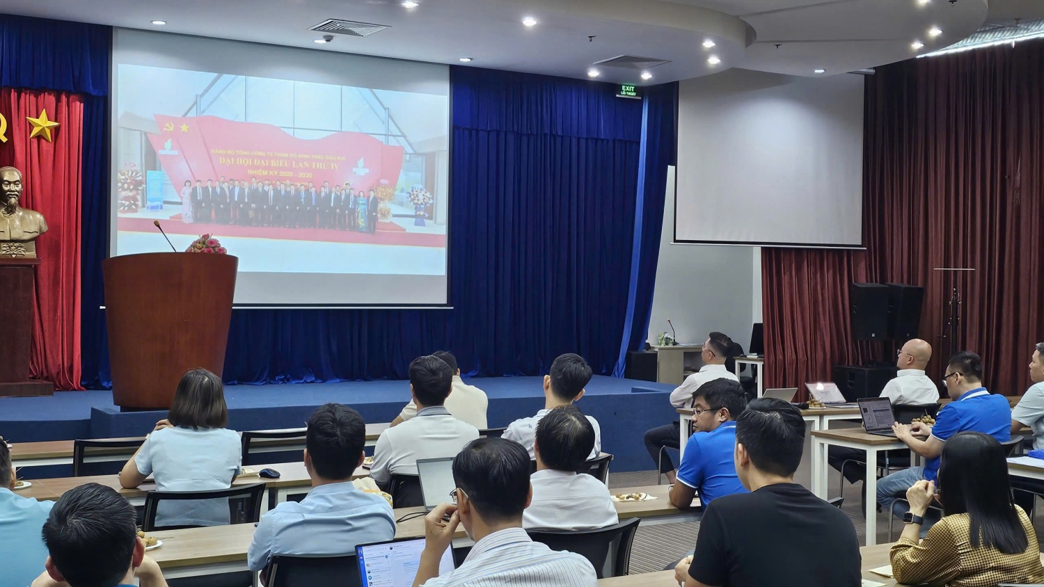 Đảng bộ Nghiên cứu Khoa học và Đào tạo đổi mới và nâng cao chất lượng sinh hoạt chi bộ Đảng bộ Nghiên cứu Khoa học và Đào tạo đổi mới và nâng cao chất lượng sinh hoạt chi bộ
