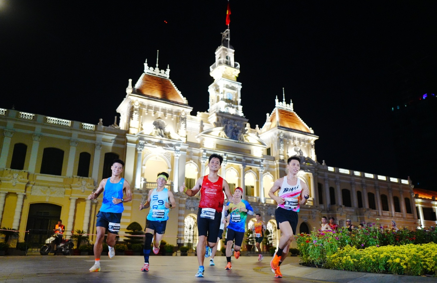 Giải chạy biểu trưng với "Bước chạy vì một Việt Nam vượt trội"
